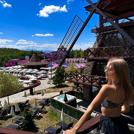 Отель The Wind Mills Hydropark Gorna Malina Экстерьер фото
